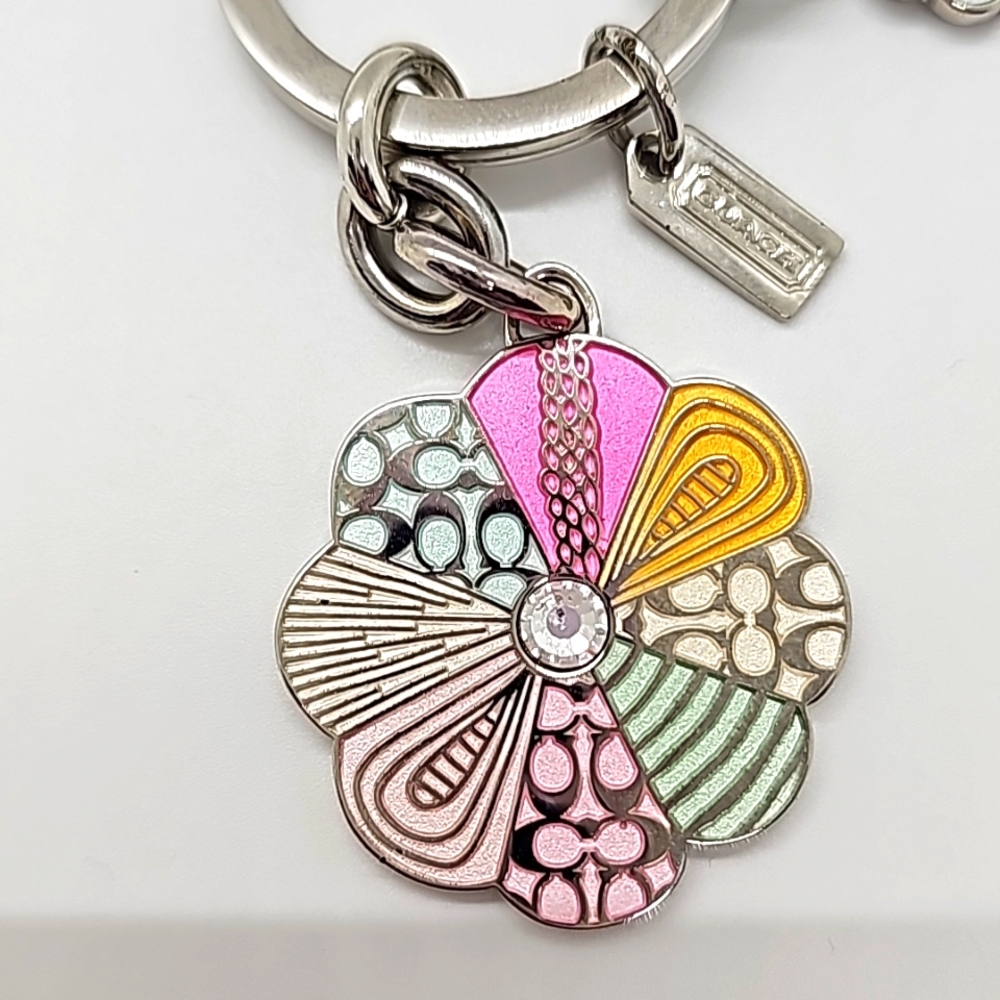 Coach Vtg NWOT 2 Flowers w/ rhinestone Key Chain/ Purse Charm - Picture 2 of 6